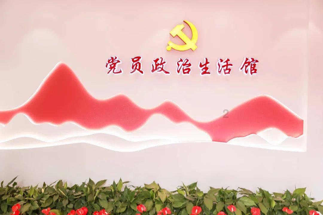 救援男孩毕业生