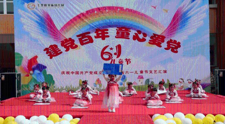 探索这两个照片里的女生,哪个更好看?的热议话题 - 这两个照片里的女生,哪个更好看?红迪网